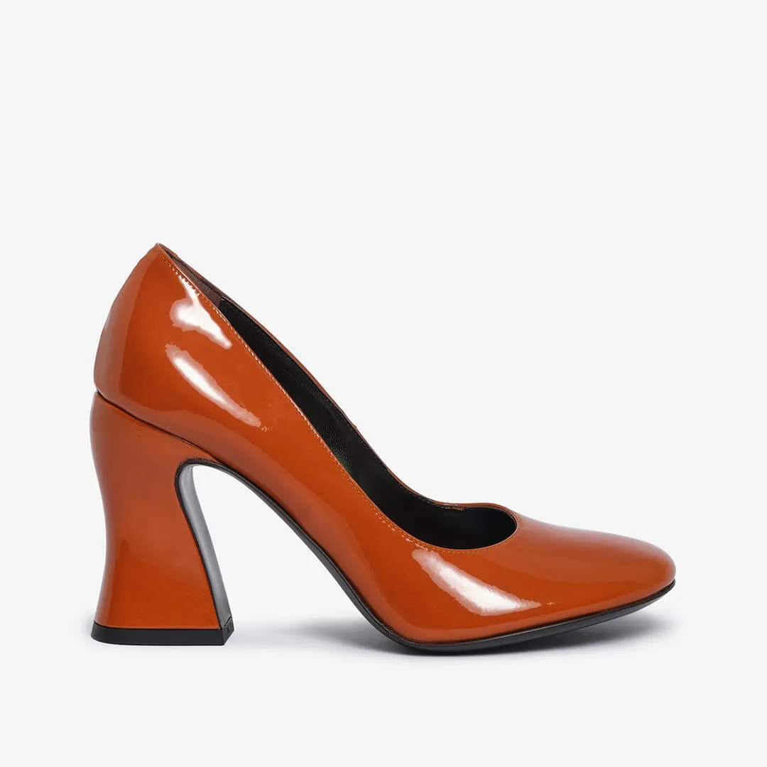 Rust women's patent leather décolleté